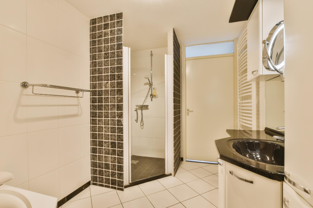 Tout savoir sur la dalle murale pvc pour une douche moderne et pratique