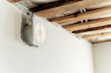 avantages et conseils pour bien choisir une Isolation phonique plafond à coller