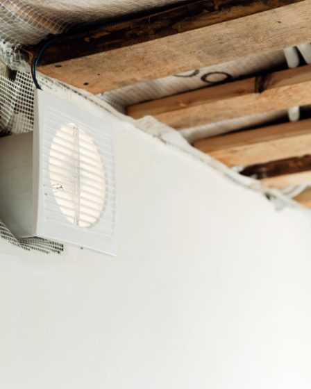 avantages et conseils pour bien choisir une Isolation phonique plafond à coller