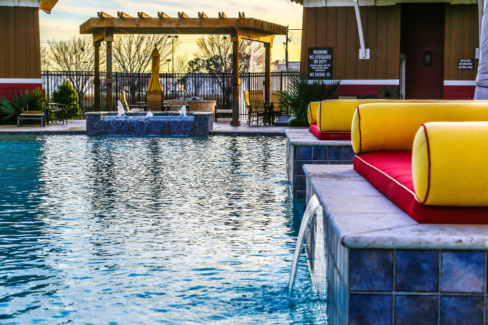 trouver le pool house idéal pour sublimer votre piscine et répondre à toutes vos attentes