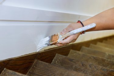 conseils pratiques pour peindre les escaliers en bois