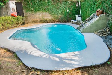 Guide complet pour choisir une petite piscine de jardin adaptée à vos besoins