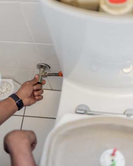 guide pratique et astuces pour changer un mécanisme de chasse d'eau