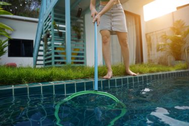Guide pratique pour vider une piscine creusée en toute sécurité et efficacité